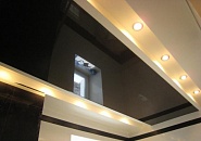 Черный потолок с подсветкой